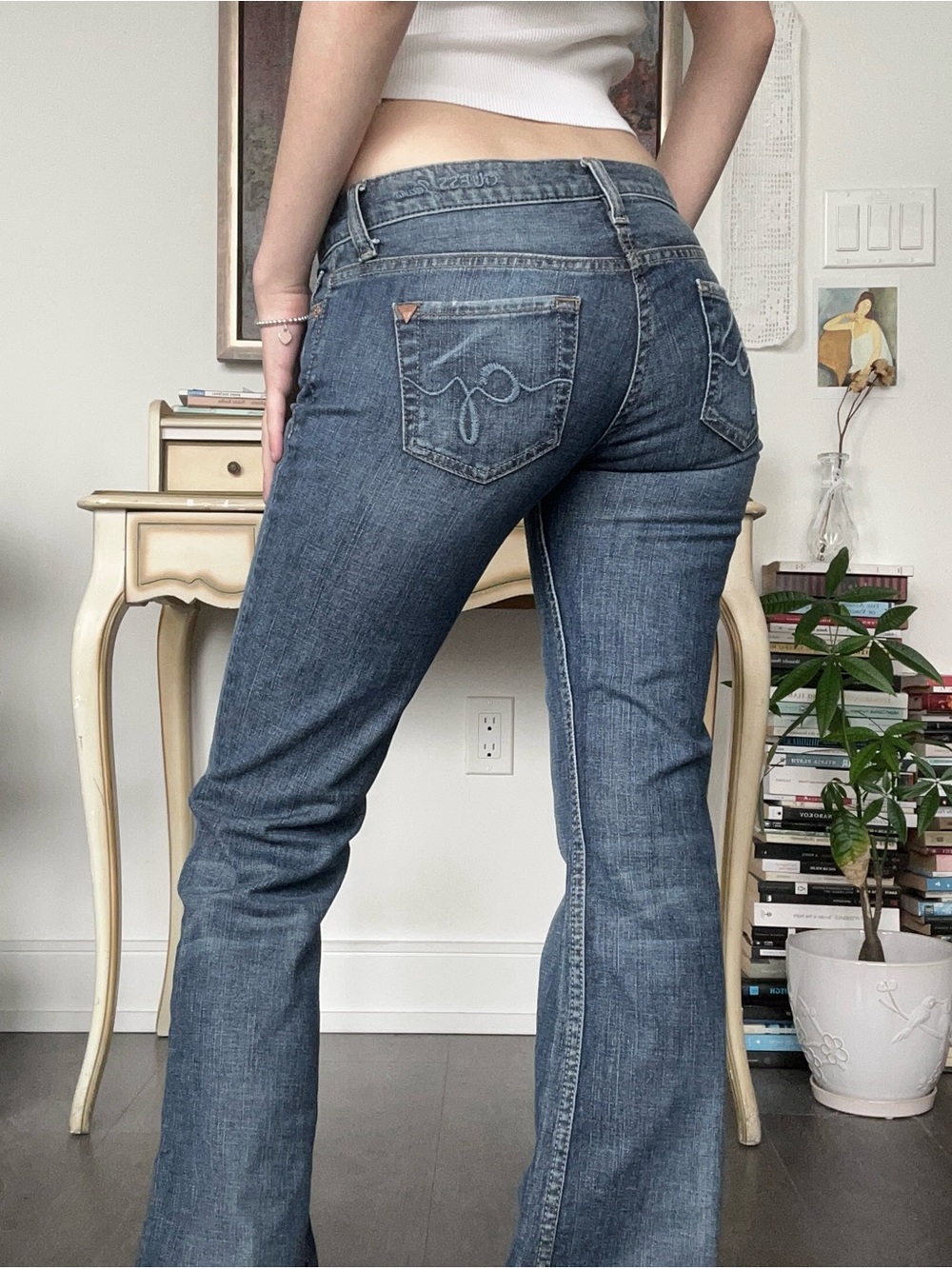 Low Rise Guess Jeans - Picture 2 of 5
